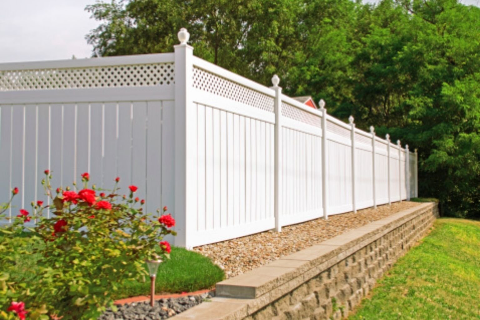 Read more about the article Professional Tips from The Best Fence Contractors in Buffalo on Choosing The Finest Chain-Linked Fencing
