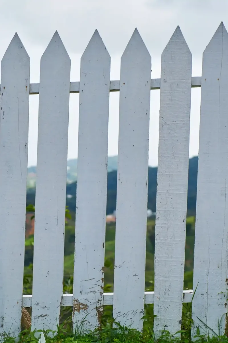 white-wooden-fence-ezgif.com-resize white-wooden-fence-ezgif.com-resize